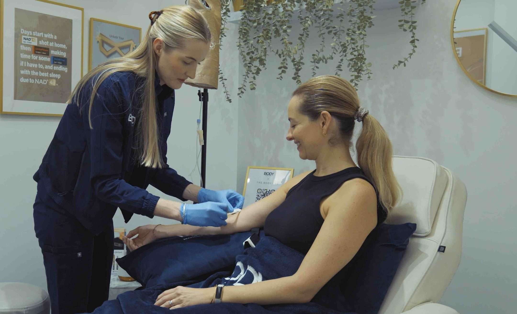 IV Treatment Consultation – Body Brilliant Nurse and patient during IV infusion therapy with Total Health Physiotherapy x Body Brilliant